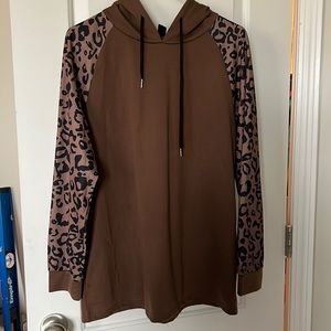 Emery Rose Contrast Leopard Raglan Sleeve Drawstring Hoodie